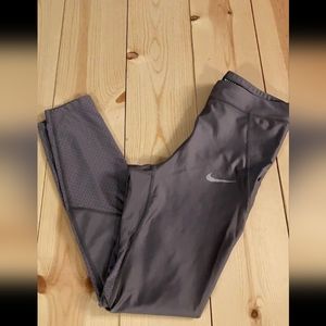 Nike leggings size small